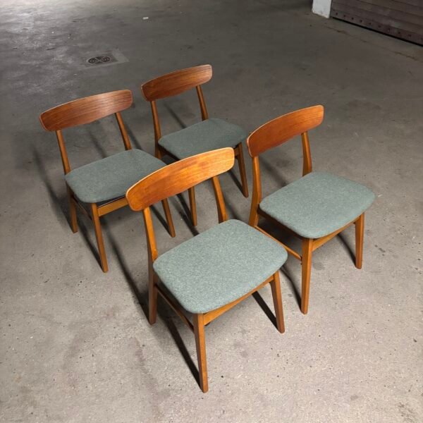 Mosbøl by Findahl Dining chairs