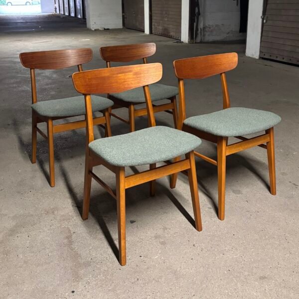 Mosbøl by Findahl Dining chairs - Image 2