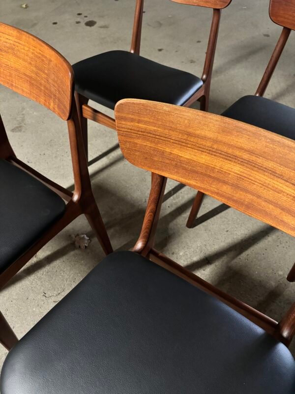 Schiønning & Elgaard teak diningchairs - Image 4